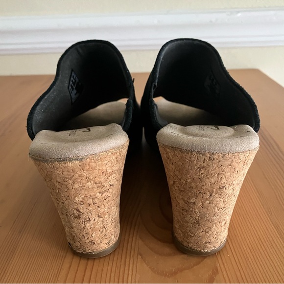 Clarks Collection Lafley Wave Wedge Sandal Woman’s Size 8 Ultimate Comfort Suede - Picture 3 of 9